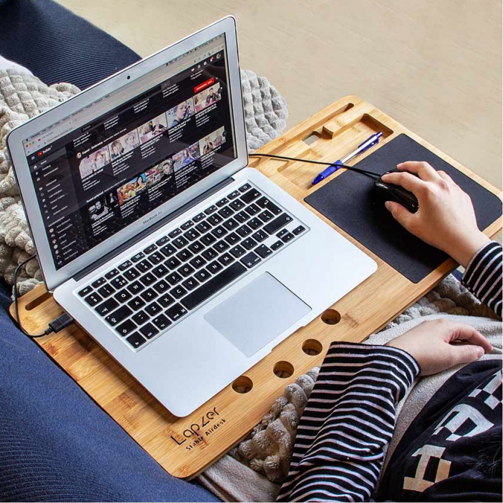 Suport pentru laptop din bambus cu mousepad